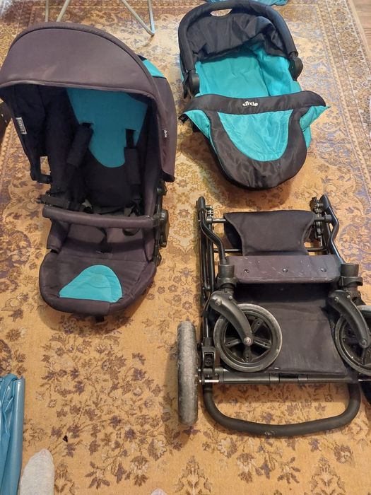 Vând cărucior 2 în 1