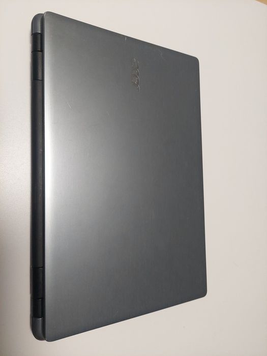 Laptop Acer E5-515 Series 
Procesor Intel Core