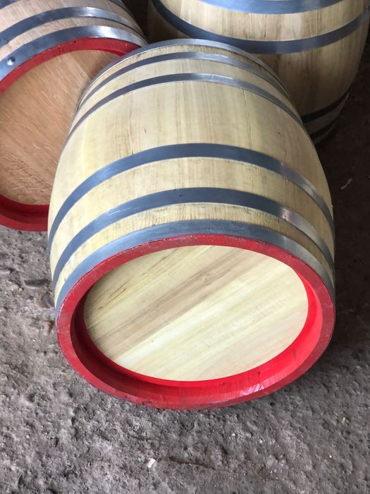 Butoi din lemn de stejar sau de dud