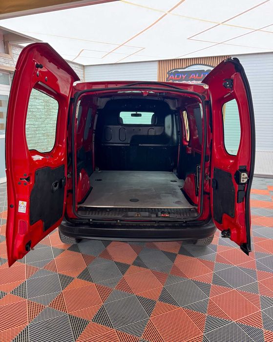 Renault KANGOO EXTRA MAXI . 1,5Dci . An 2017 . Tva inclus si deductibil