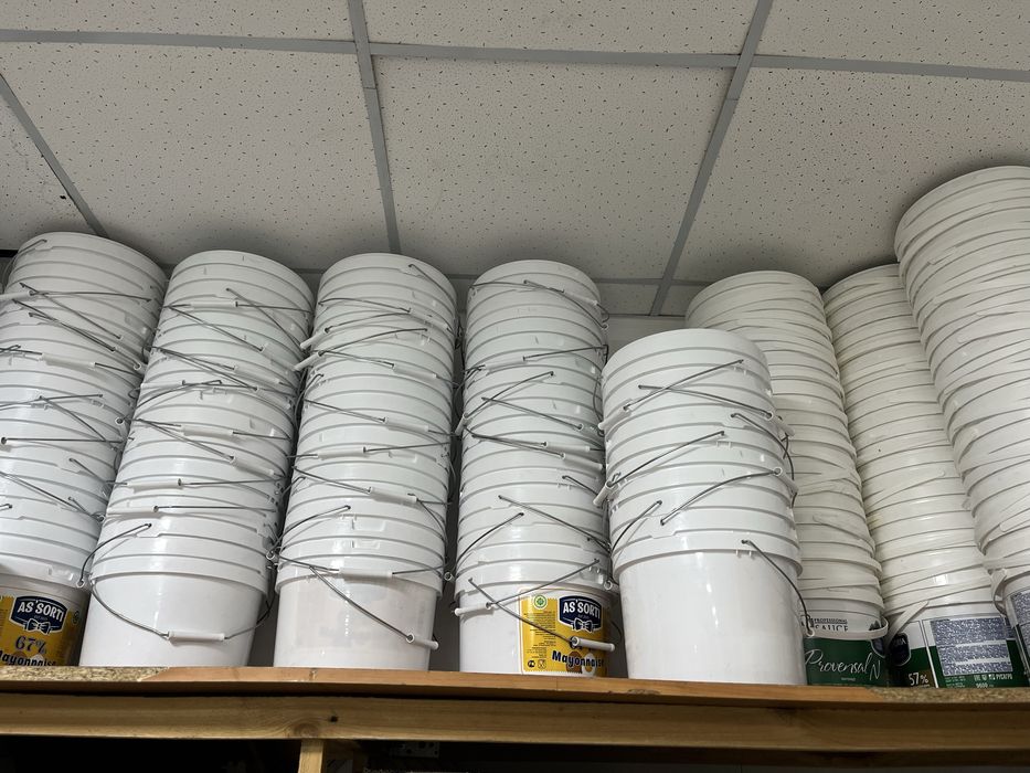 Пластмассовый ведро,ящик,банка