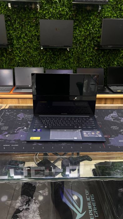 Asus Zenbook 14  ultra 9