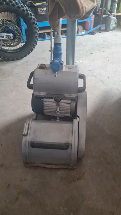 Vand masina de raschetat parchet Bona