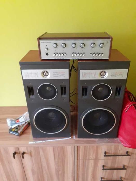 Продам усилитель Одиссей 001  и колонки вега 25ас109