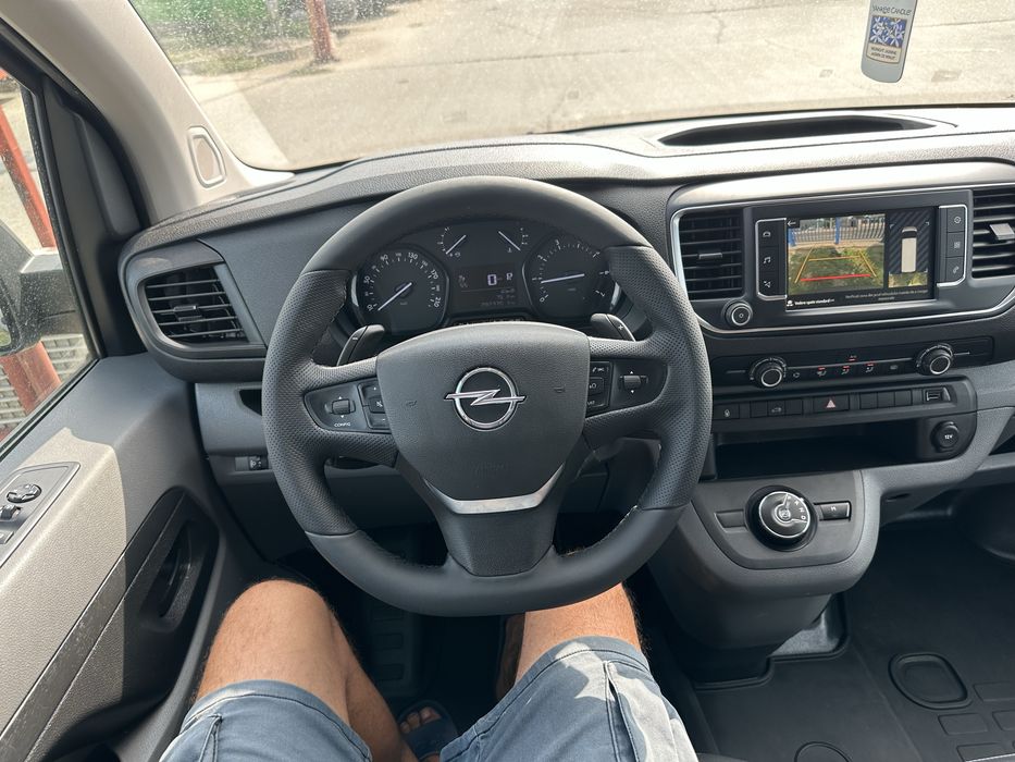 Prim proprietar in tara din 2025 Vand Opel Vivaro Maxi 2.0 diesel 122 cp,2020,cutie automata 9 viteze,clima,carplay,camera