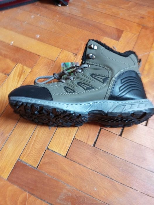 Зимни туристически обувки 43,44