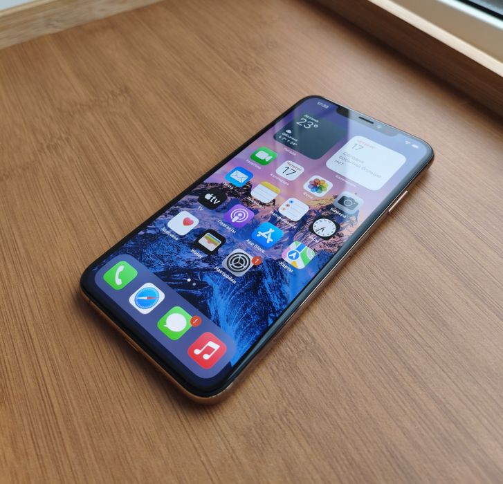 iPhone XS max 64 GB в отличном состоянии