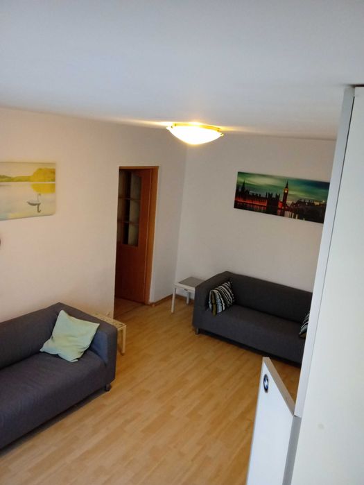 Titan 3 camere de inchiriat
