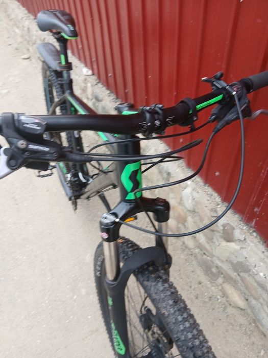 Vând  bicicleta Scott în stare bună are roți de 27.5  și  frâne pe  ulei