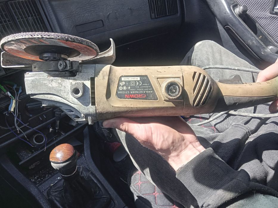 Продам болгарку 15к торг