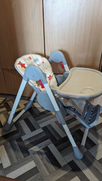 Детский стульчик для кормления в идеальном состоянии