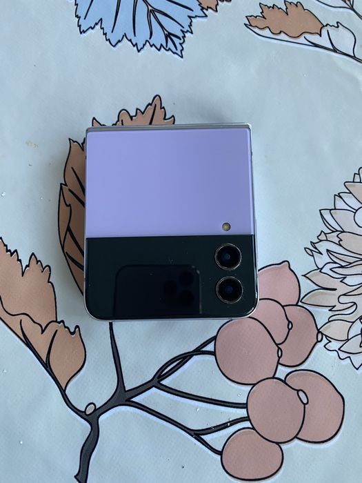 Vând Samsung Z flip 4