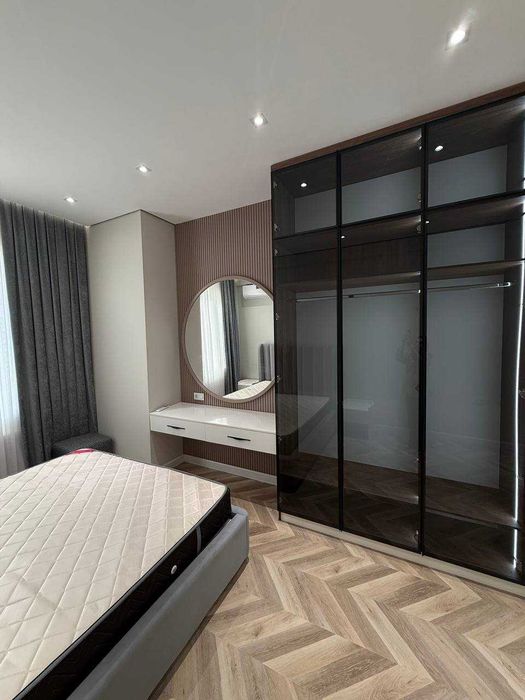 Сдаётся Укомплектованная 3-х Евроквартира в ЖК Лондон 130м2(N188)