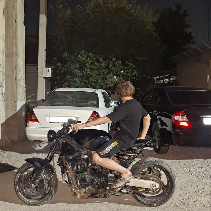 Kawasaki gpz900r 2000