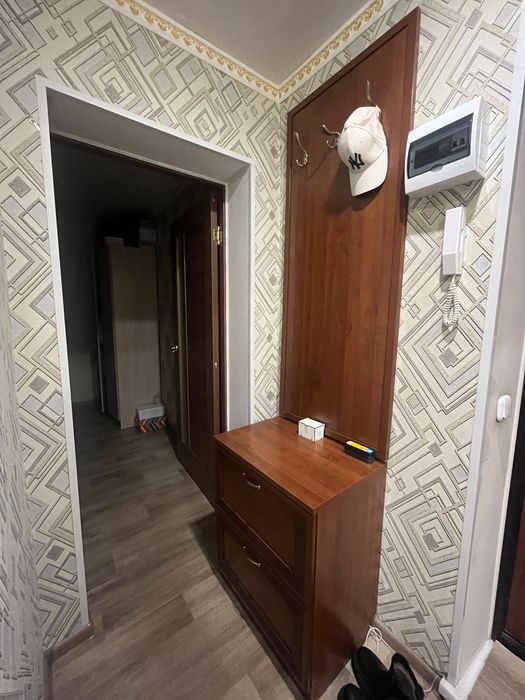 Продам прихожий шкаф