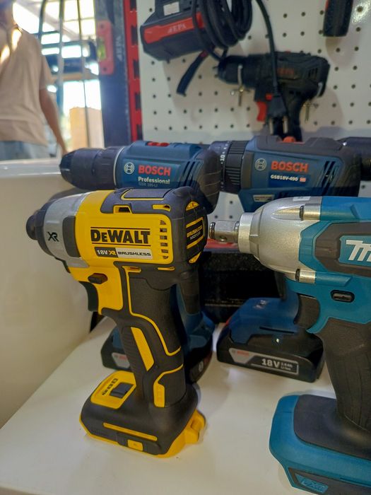 Безщеточный шруповерт Bosch GSR 185 li