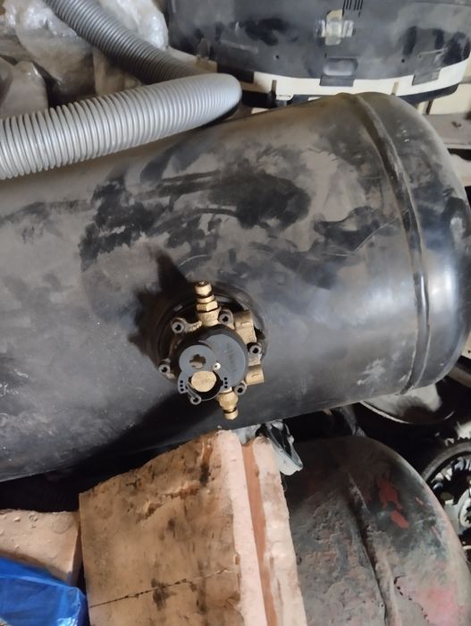 Газовый автомобильный балон