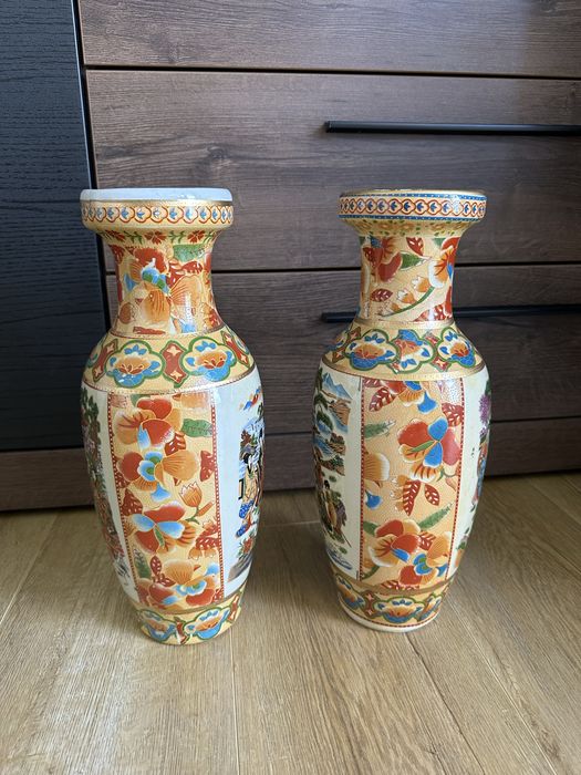 Vaze pictate  cu scene traditionale chinezesti si motive florale