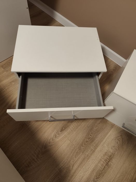 Нощно шкафче 2 бр.