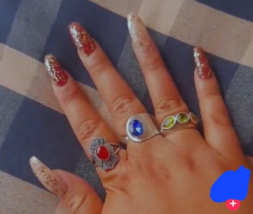 Aplic unghii cu gel mani pedi
