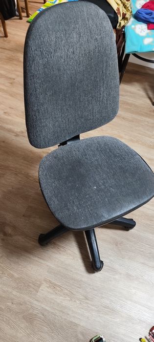 Продам стул вращающийся б/у