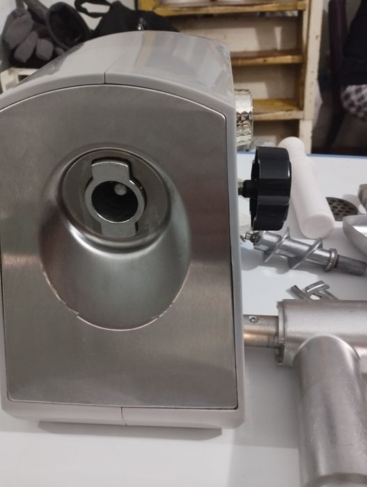 Продам срочно  мясорубка