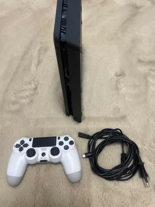 Playstation 4 ( Ps4 ) PlayStation Slim