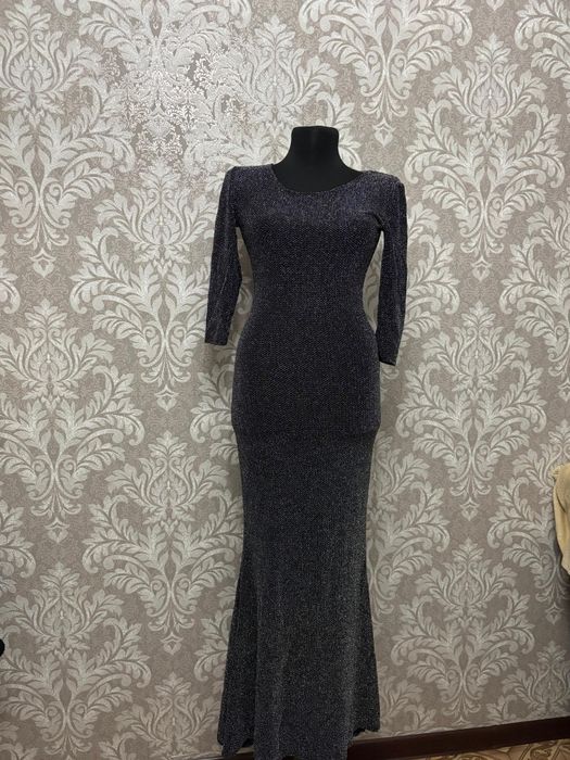 Продам платья пару раз одетые