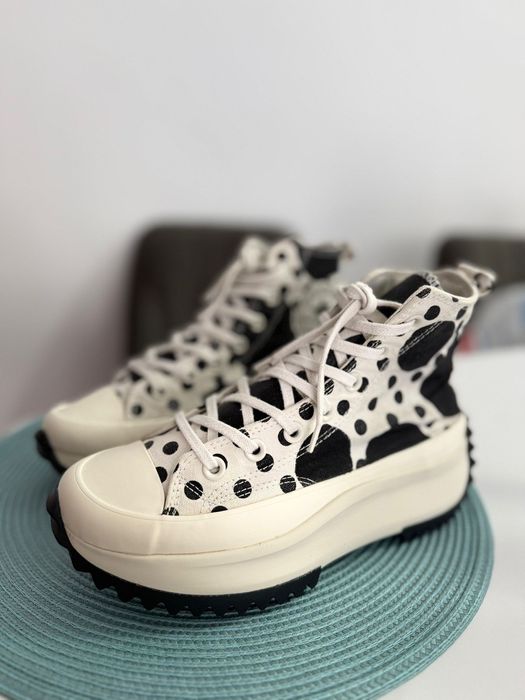 Converse Run Star Hike