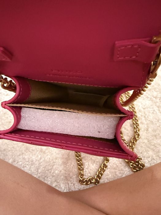 Чисто нова оригинална чанта Pinko love one chevron nappa leather case