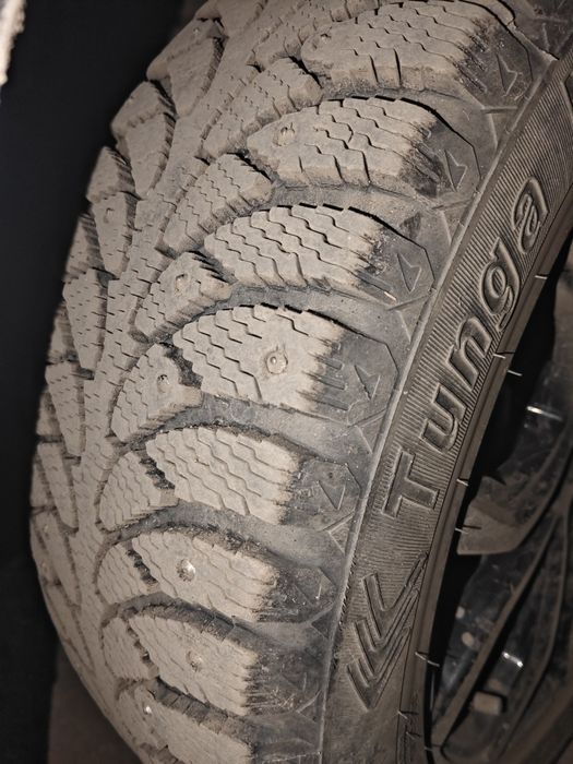 Шины зимние продам