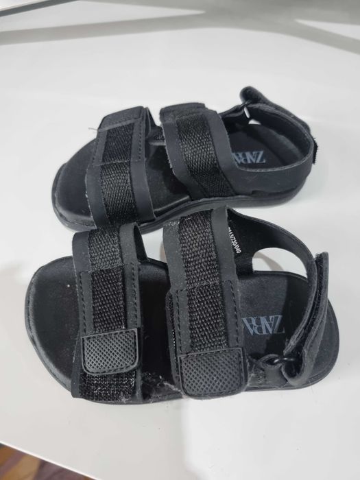 Детски сандали Зара