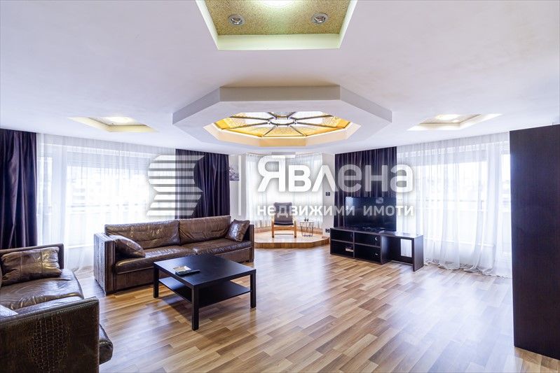 Отличен Многостаен с партерен гараж