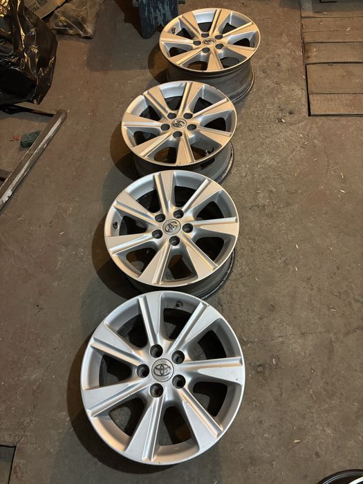 Продам Диски Toyota R17