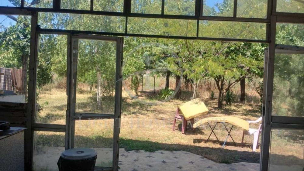 Реф. 3526 Къща с два декара двор с. Правище