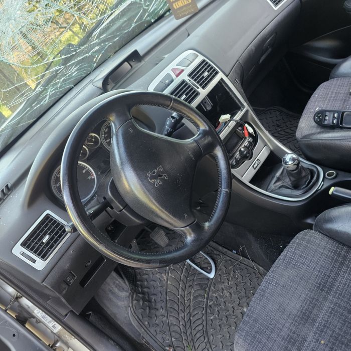 Peugeot 307 2.0 бензин на части само!
