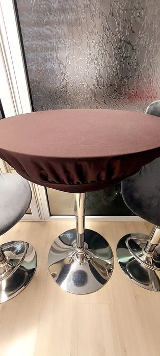 Fețe rotunde elastice pentru masă, tăvi ratan și șervete