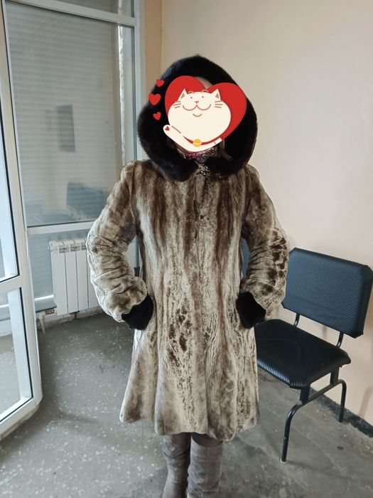 Продам женскую шубу