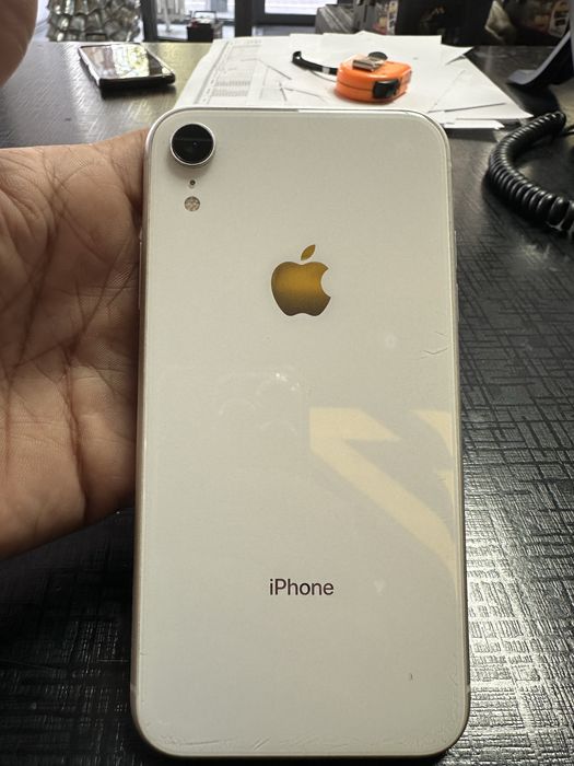 Iphone xr белый .