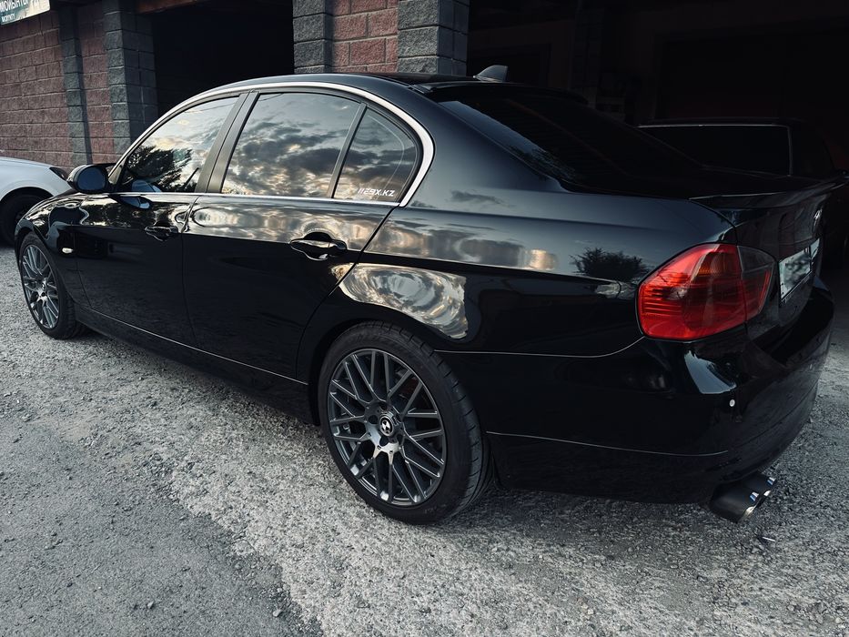 Бмв е90.