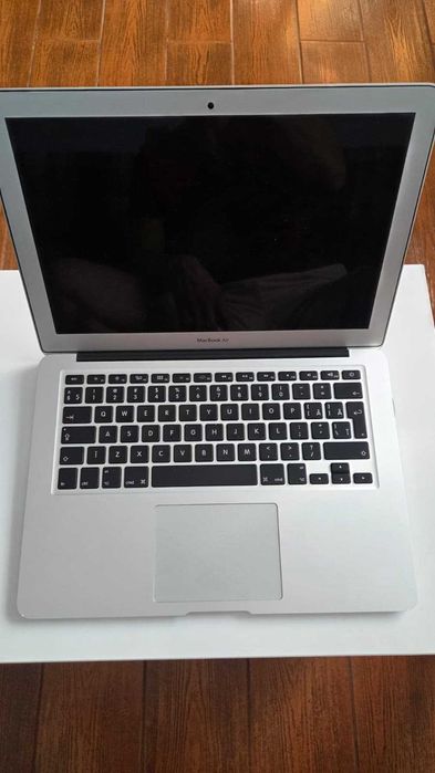 MacBook Air 13" 2017 (A1466) | 8GB RAM | 512GB SSD | macOS Monterey