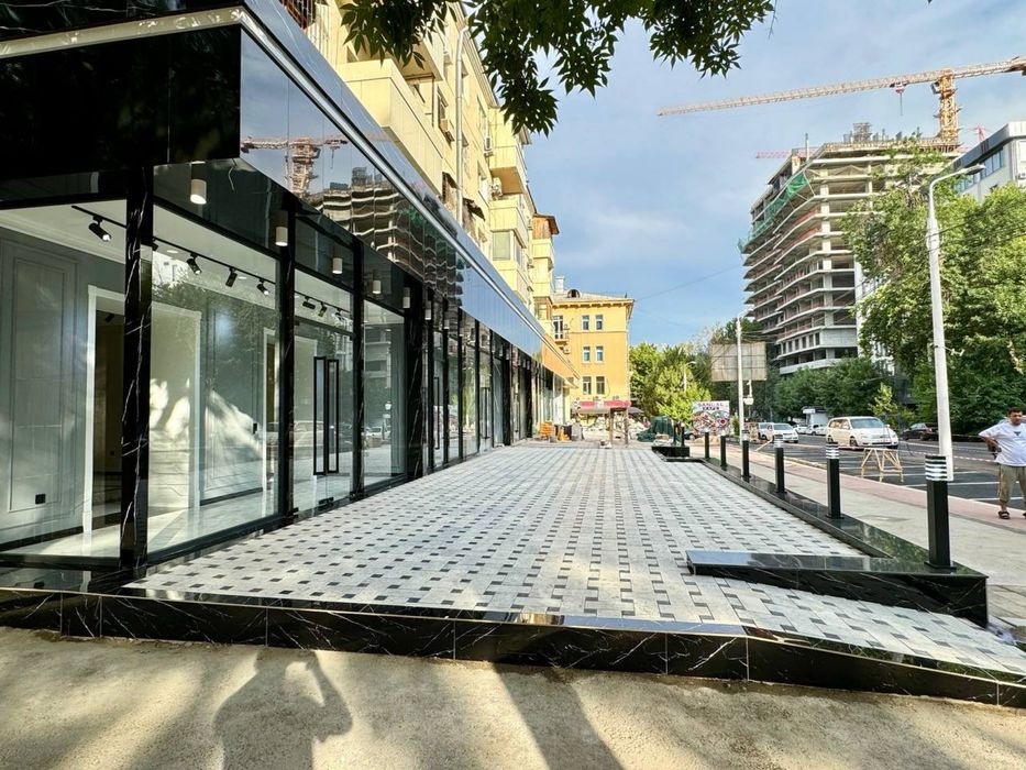 Яккасарай/парк Бобура - Сдается в аренду помещение вдоль дороги 155м2