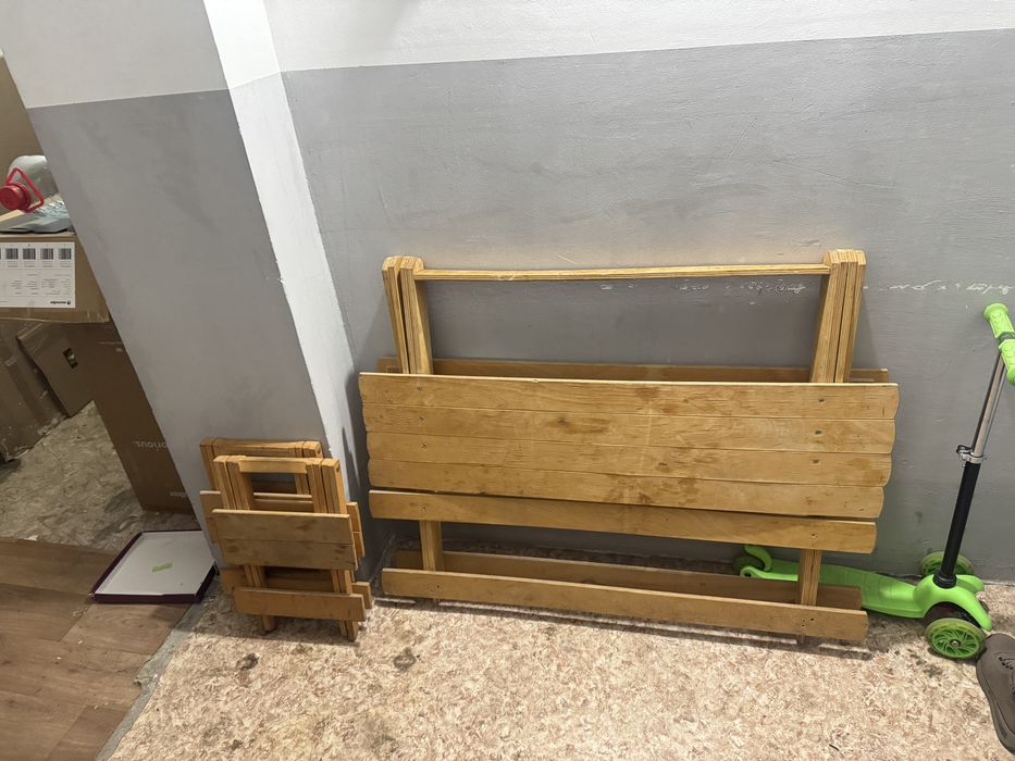 Складной стол со стульями