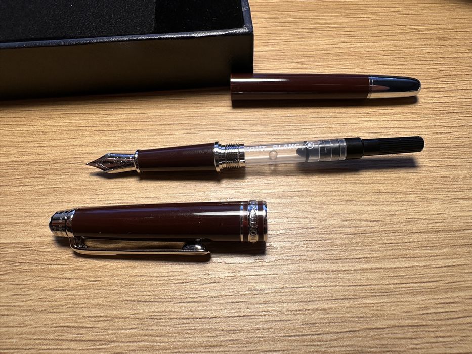 Set stilou Mont Blanc si agenda Micul print