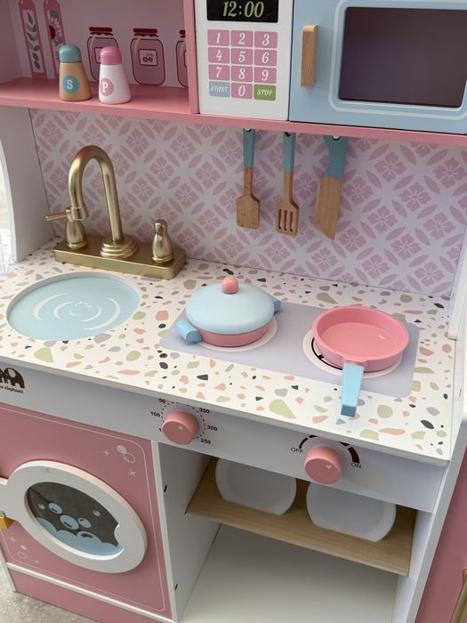Розовая детская кухня, отличное качество 104x105x26см