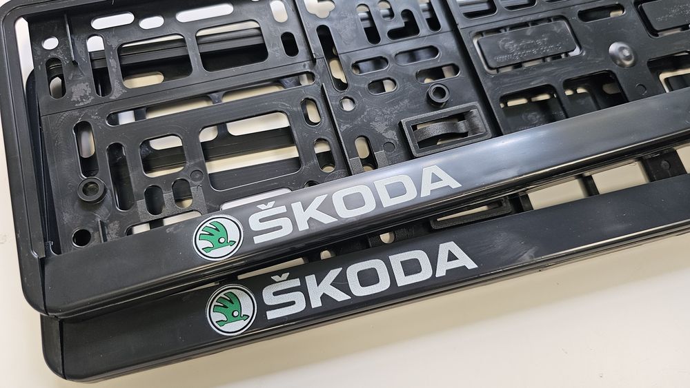 Комплект рамки/подложки за регистрационен номер за Skoda