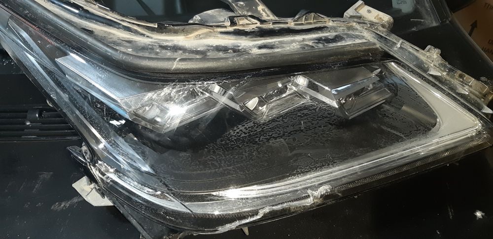 Фара лексус lx 570.