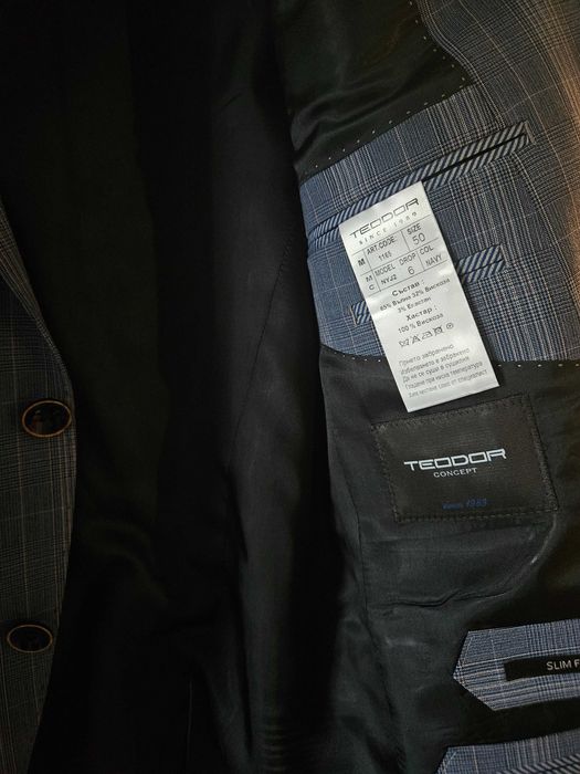 СИНЬО КЛАСИЧЕСКО САКО Каре вталено  Teodor