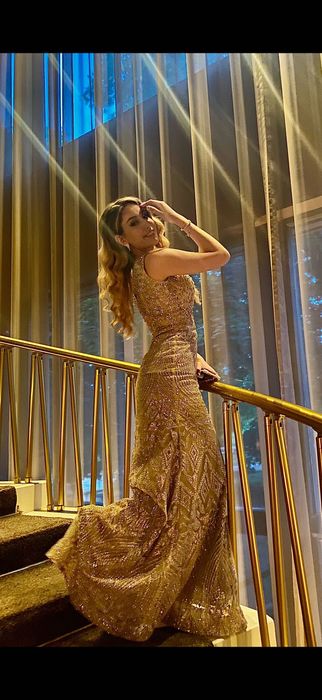 Официална рокля.Носена само веднъж