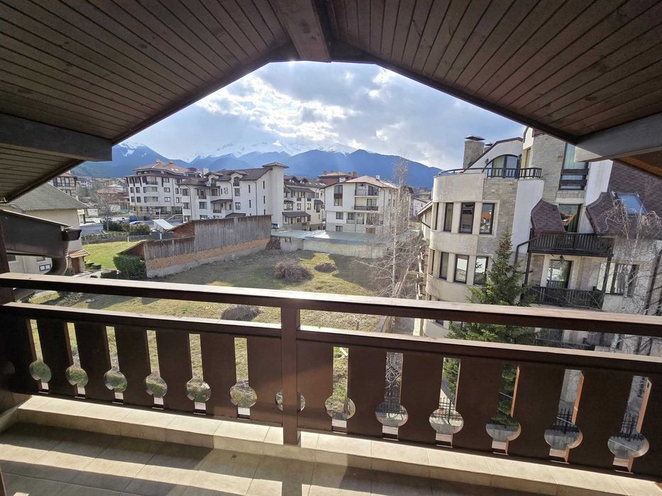 Tристаен апартамент с фронтална гледка към Пирин планина